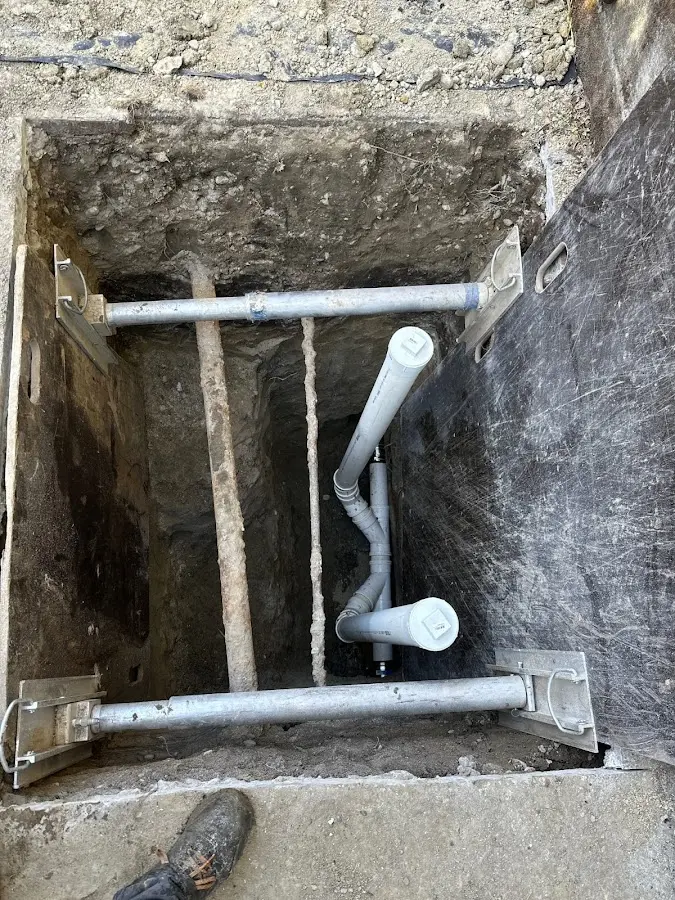 Experienced plumber completing Drain Cleaning work in Mena